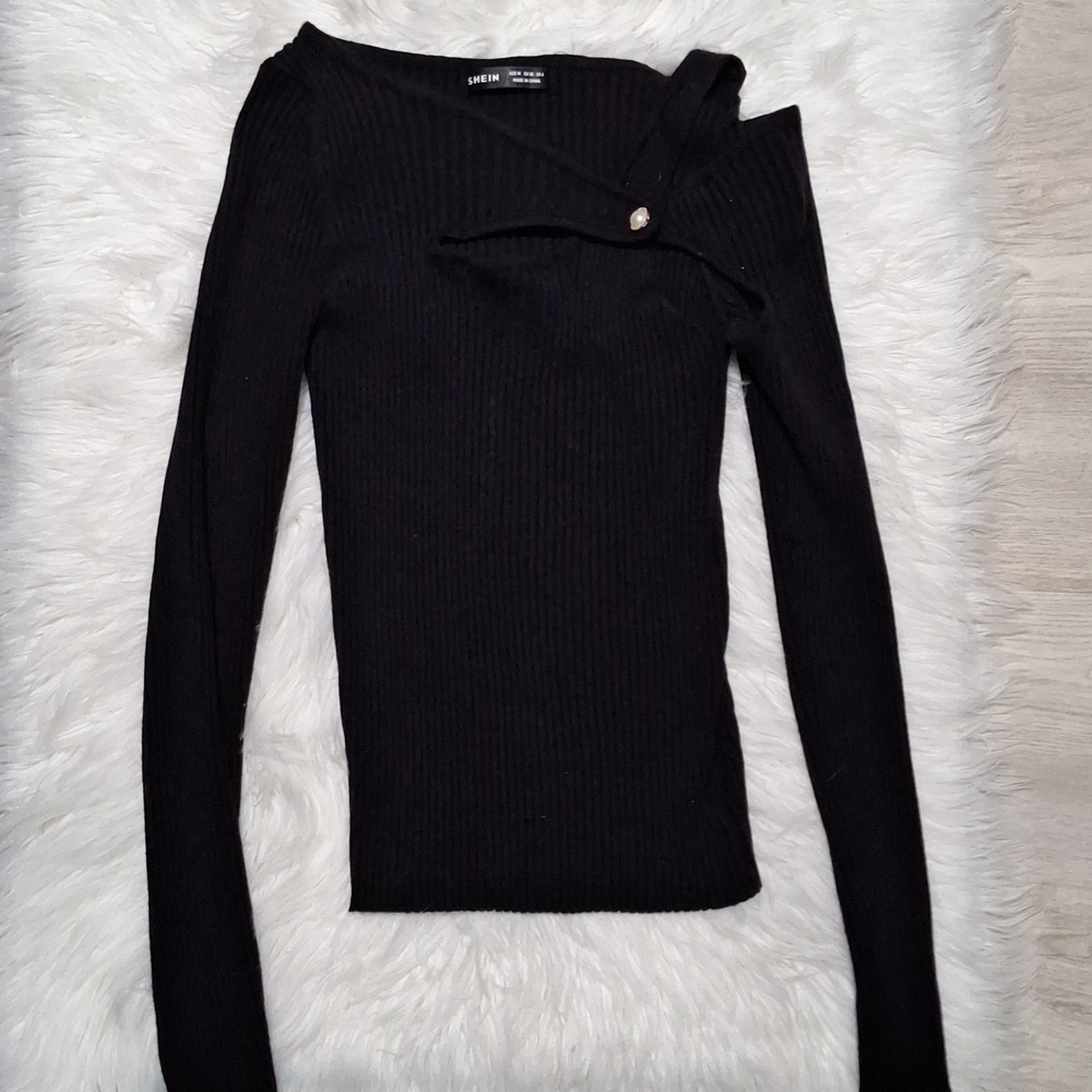 Chic Off-Shoulder Black Sweater